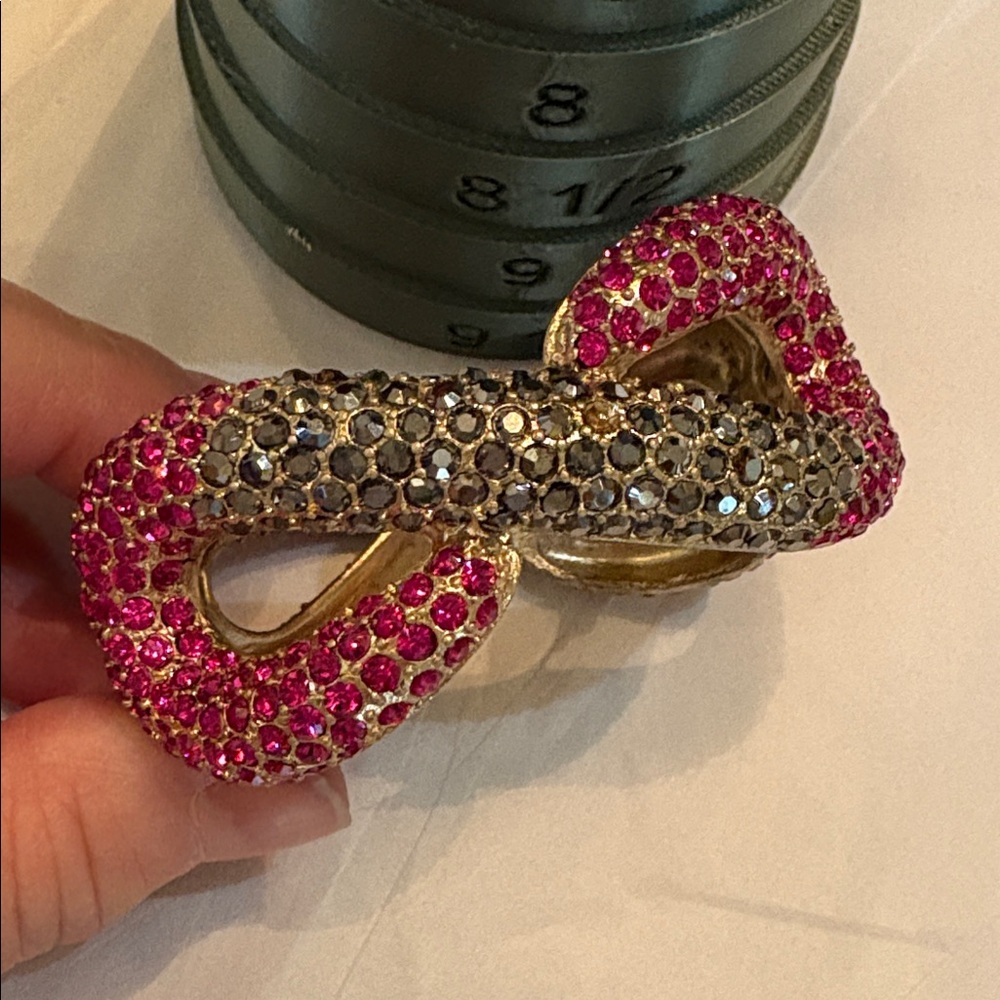 💕♾️ Jessica Simpson Chunky Infiniti clamper Bracelet